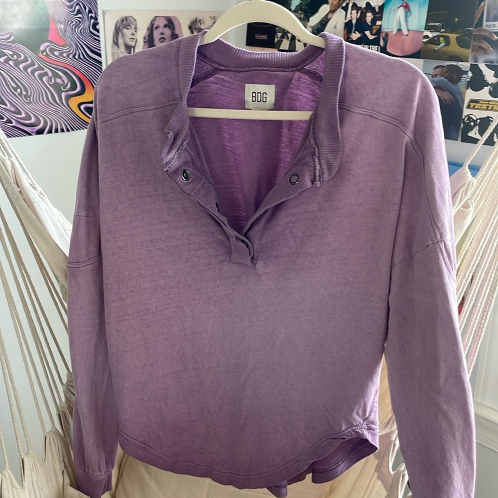 BDG Button sweashirt